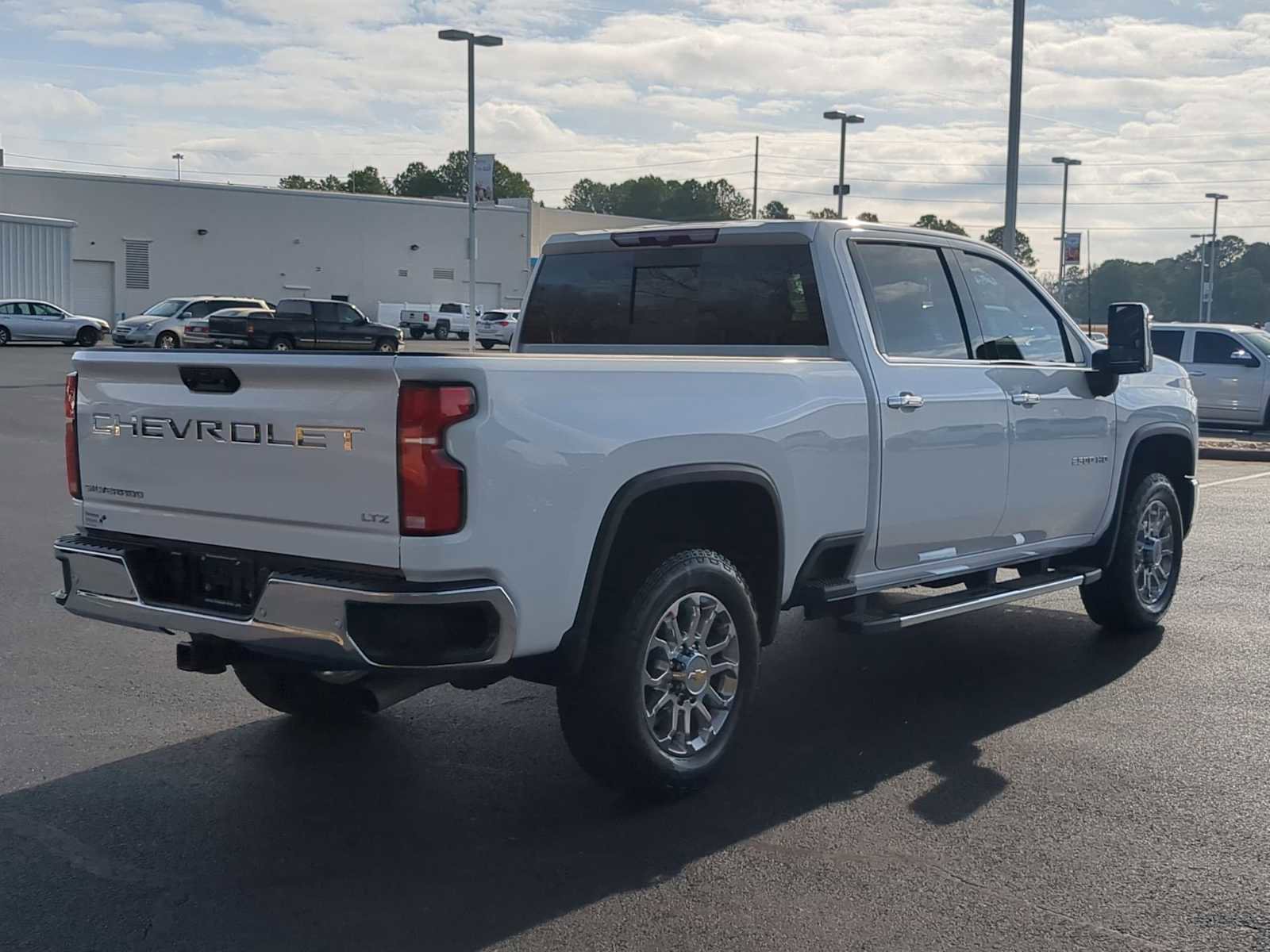 Used 2024 Chevrolet Silverado 2500 LTZ w/ LTZ Plus Package image 8