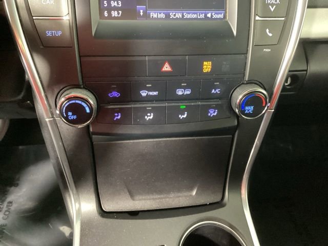 Used 2016 Toyota Camry SE w/ Moonroof Package image 24