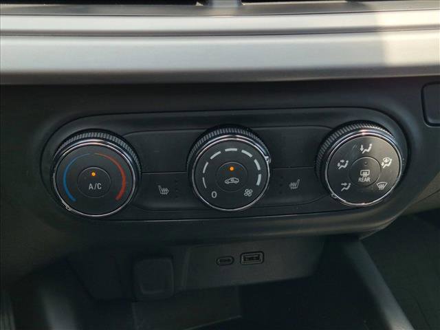 Used 2024 Chevrolet Trax RS w/ Sunroof Package FWD image 14