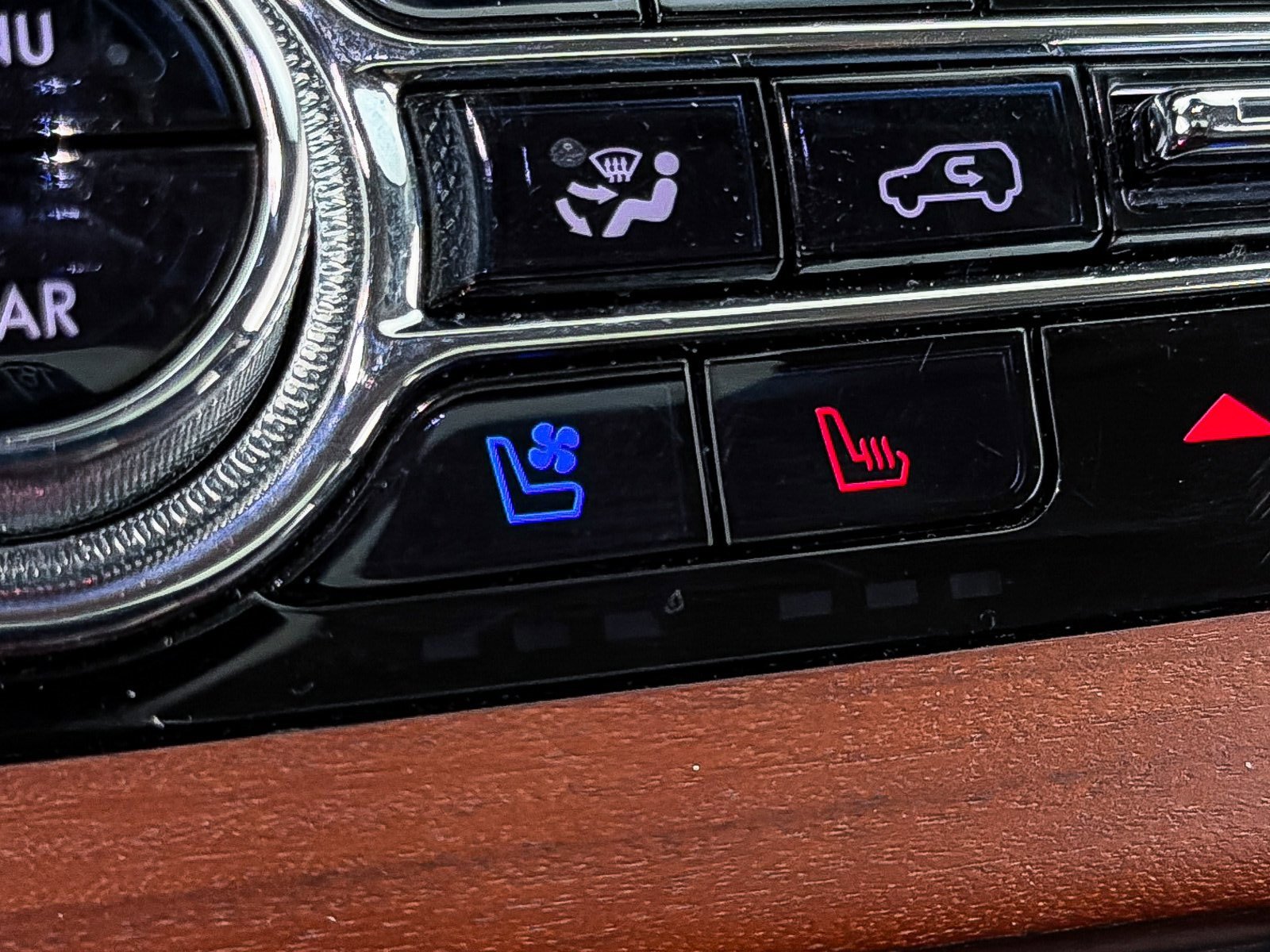 Used 2021 Lincoln Aviator Grand Touring w/ Equipment Group 301A image 9