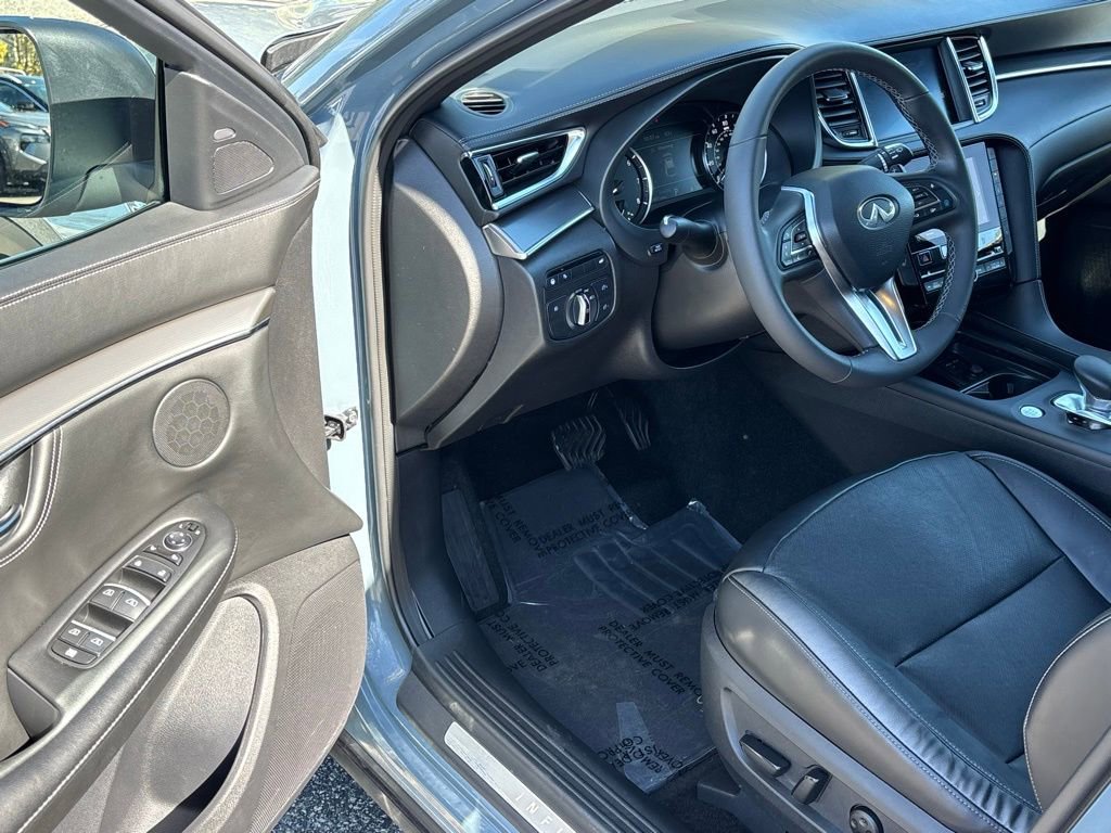 Certified 2023 INFINITI QX55 Luxe w/ Cargo Package image 16