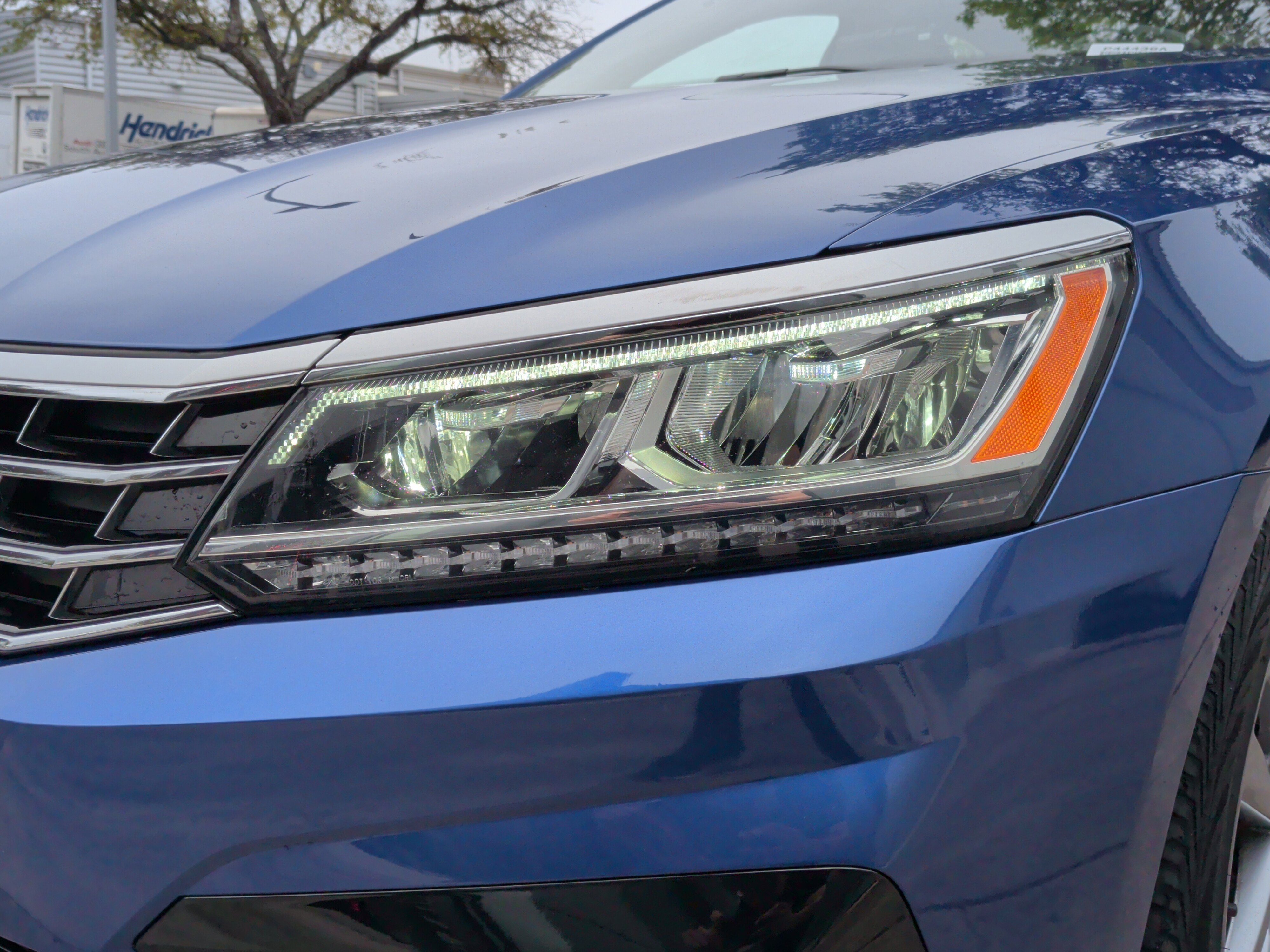 Used 2017 Volkswagen Passat 1.8T R-Line w/ R-Line Lighting Package image 6