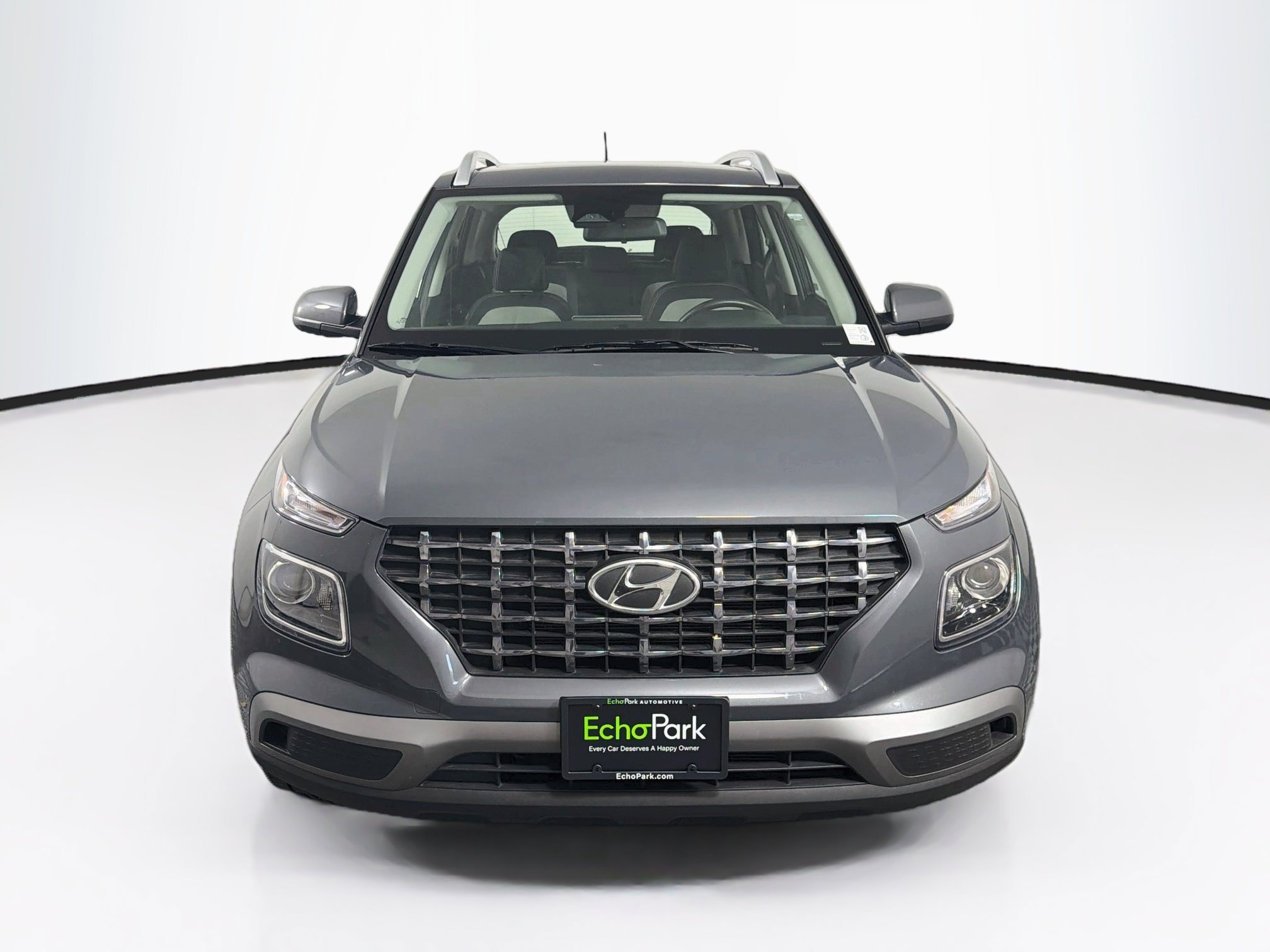 Used 2025 Hyundai Venue SEL FWD image 2