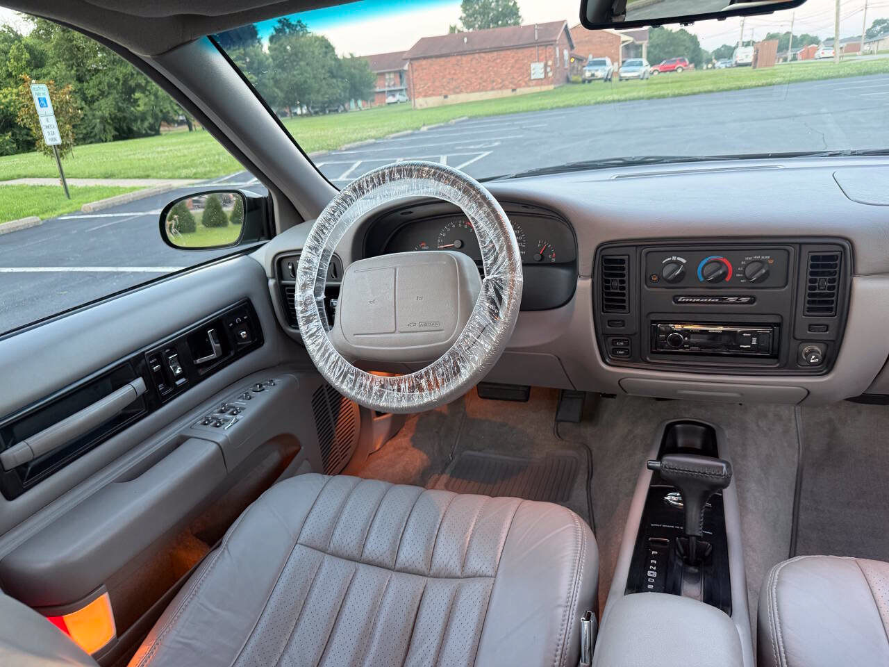 Used 1996 Chevrolet Impala SS RWD image 28