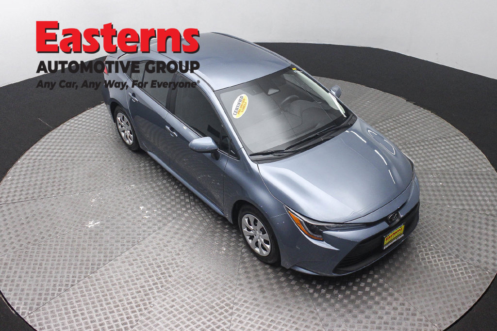 Used 2025 Toyota Corolla LE FWD image 5