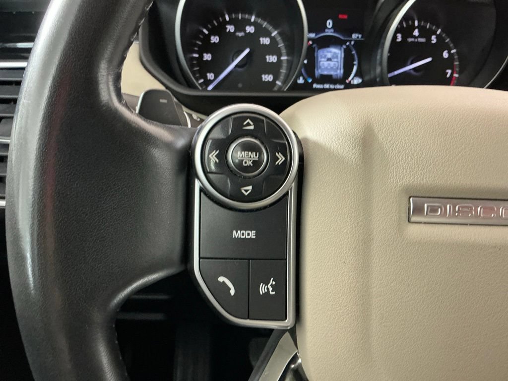 Used 2017 Land Rover Discovery SE AWD/4WD image 15