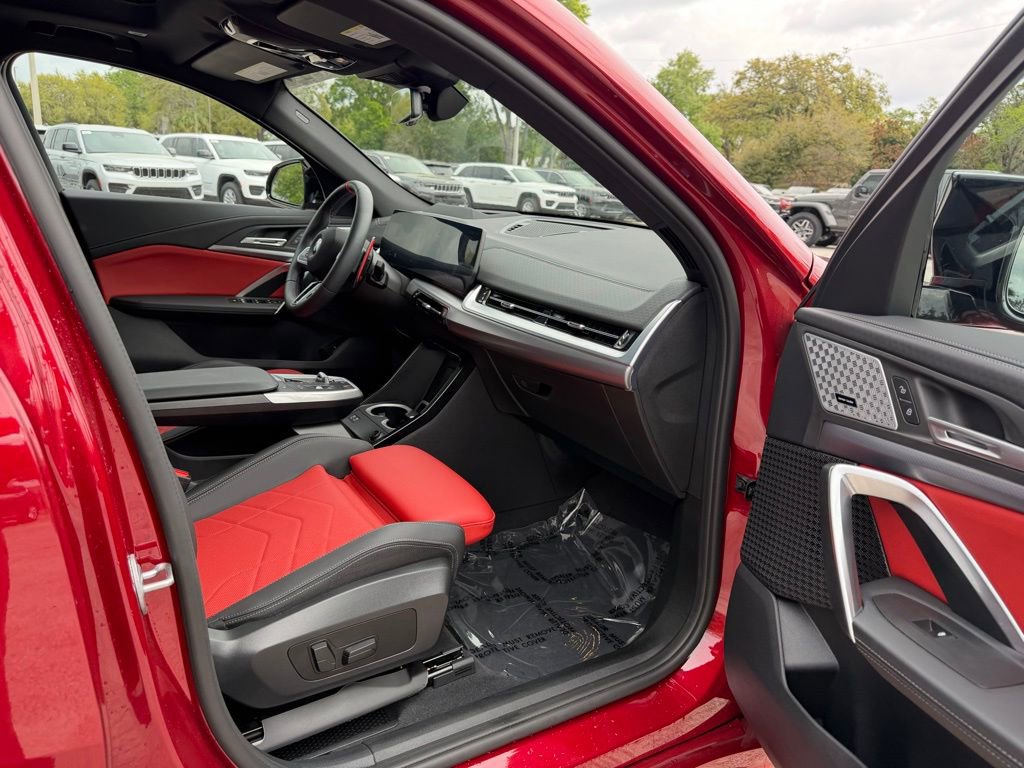 Used 2025 BMW X2 M35i image 30