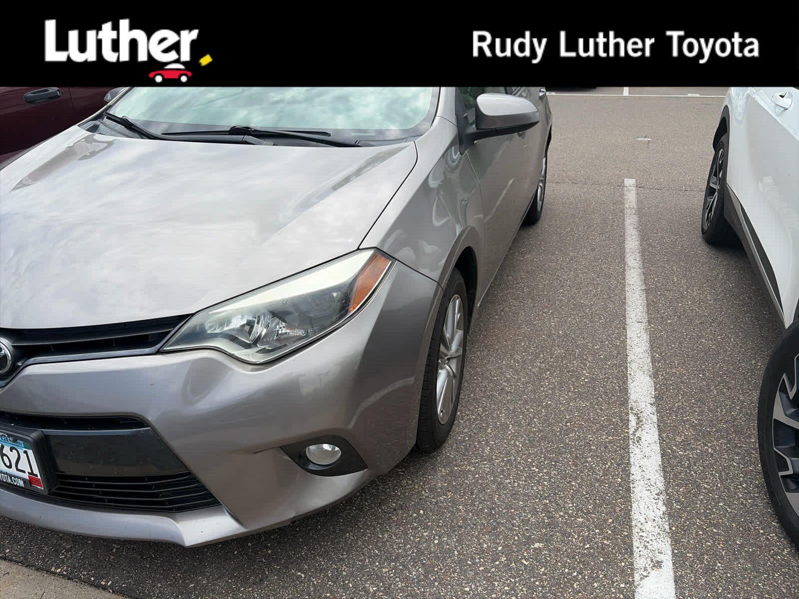 Used 2015 Toyota Corolla LE FWD image 1