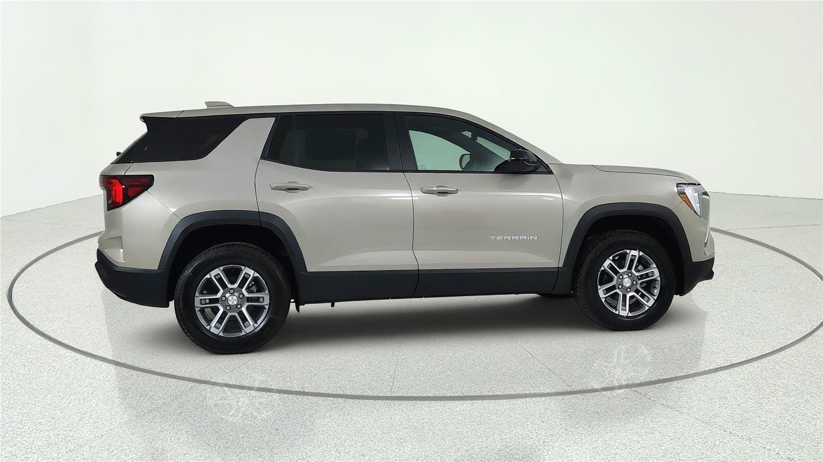 Used 2026 GMC Terrain Elevation w/ Technology Package II FWD image 4