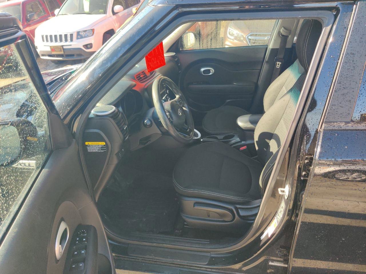 Used 2016 Kia Soul + image 11