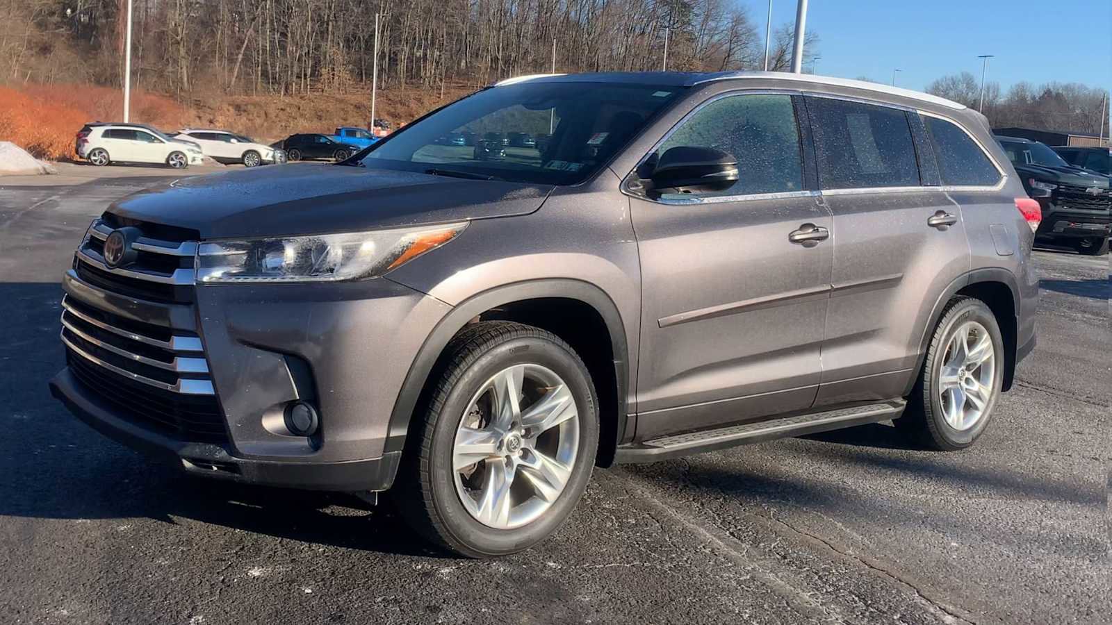 Used 2017 Toyota Highlander Limited image 4