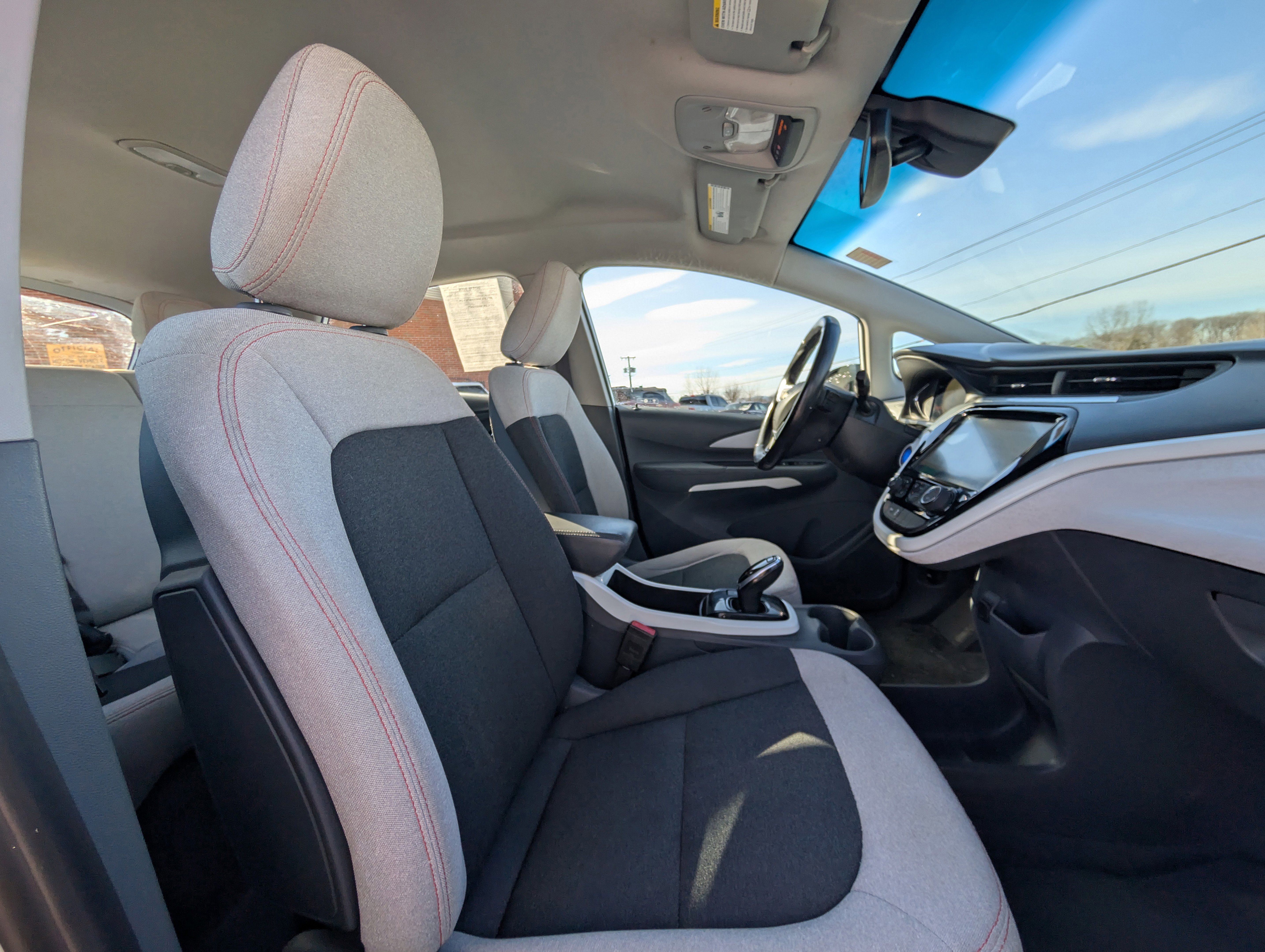 Used 2017 Chevrolet Bolt LT image 40