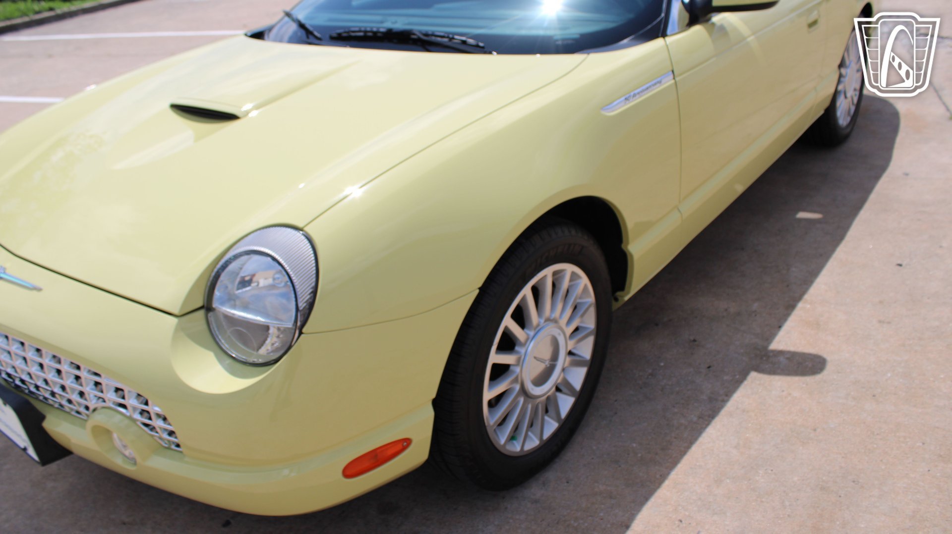 Used 2005 Ford Thunderbird RWD image 40