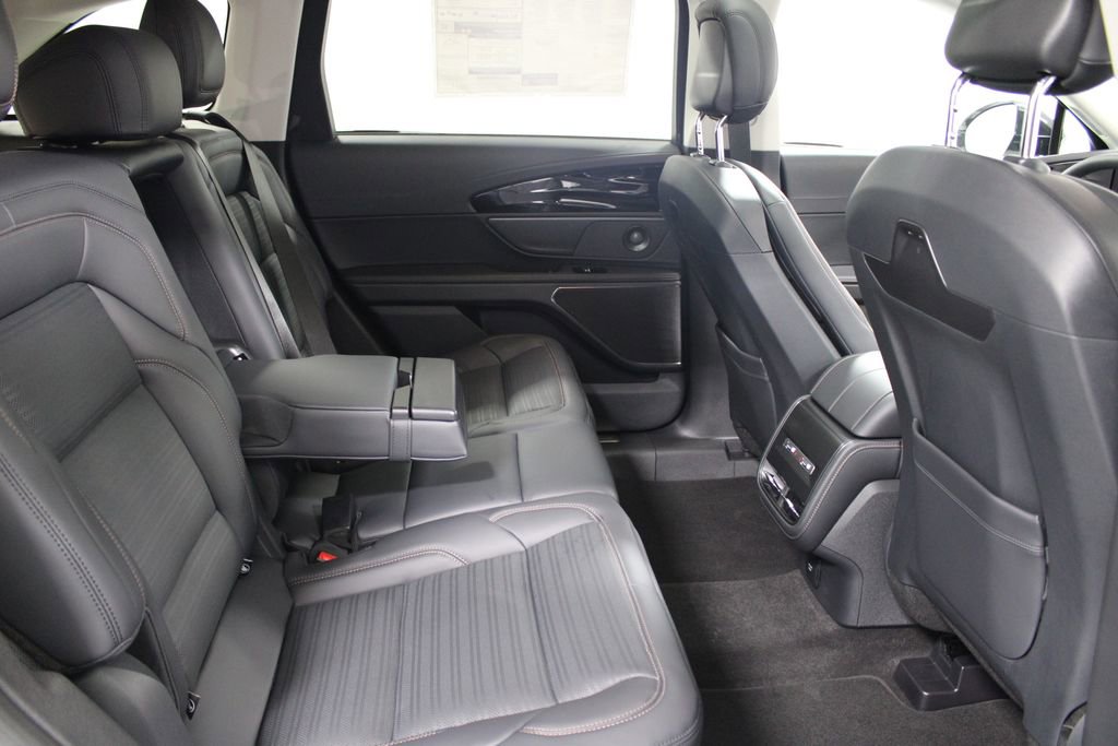 New 2026 Lincoln Nautilus Reserve w/ Jet Appearance Package image 31