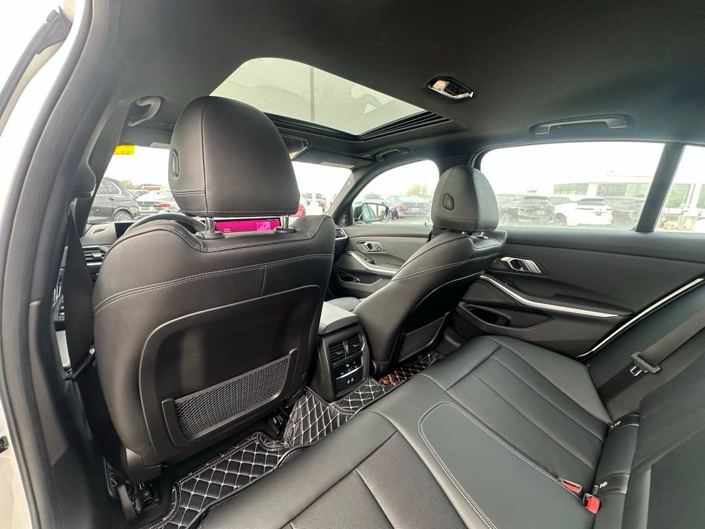 Certified 2023 BMW 330i Sedan w/ M Sport Package image 21