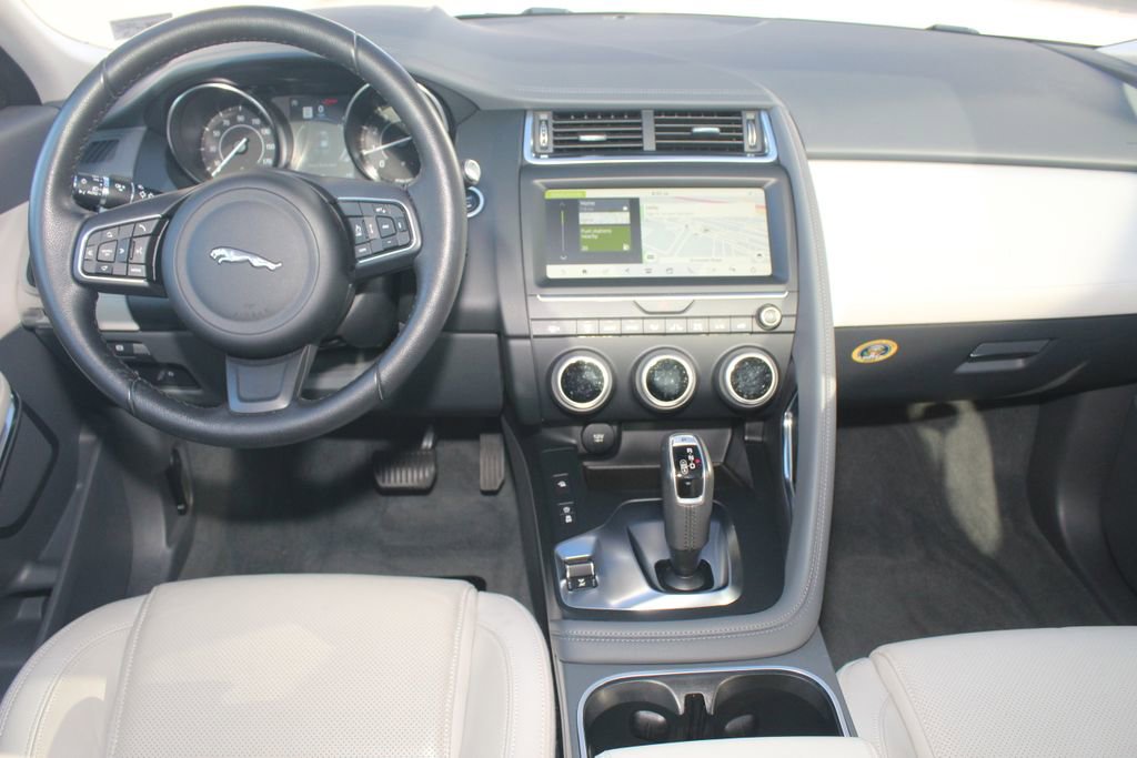 Used 2020 Jaguar E-PACE AWD/4WD image 4