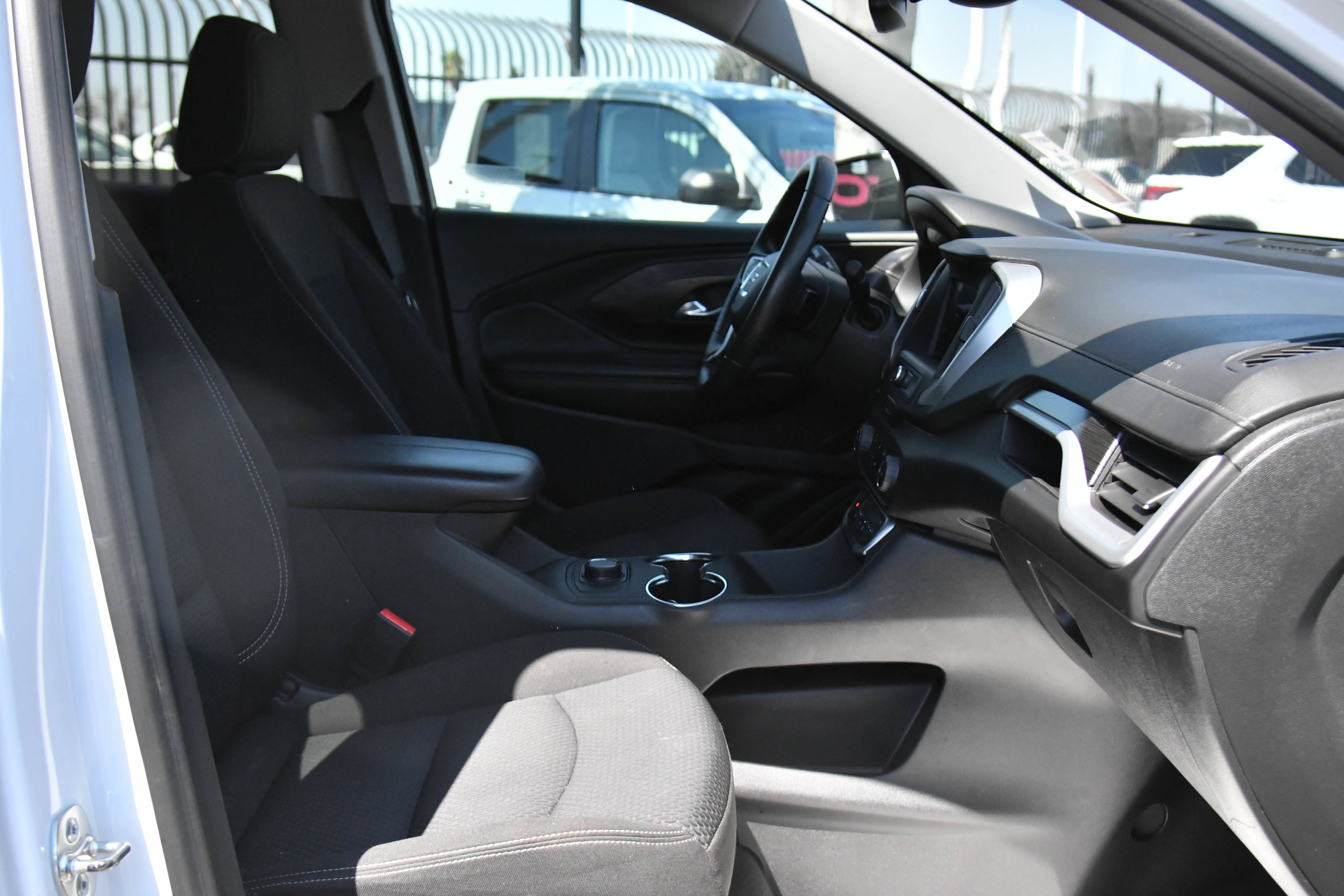 Used 2024 GMC Terrain SLE FWD image 41