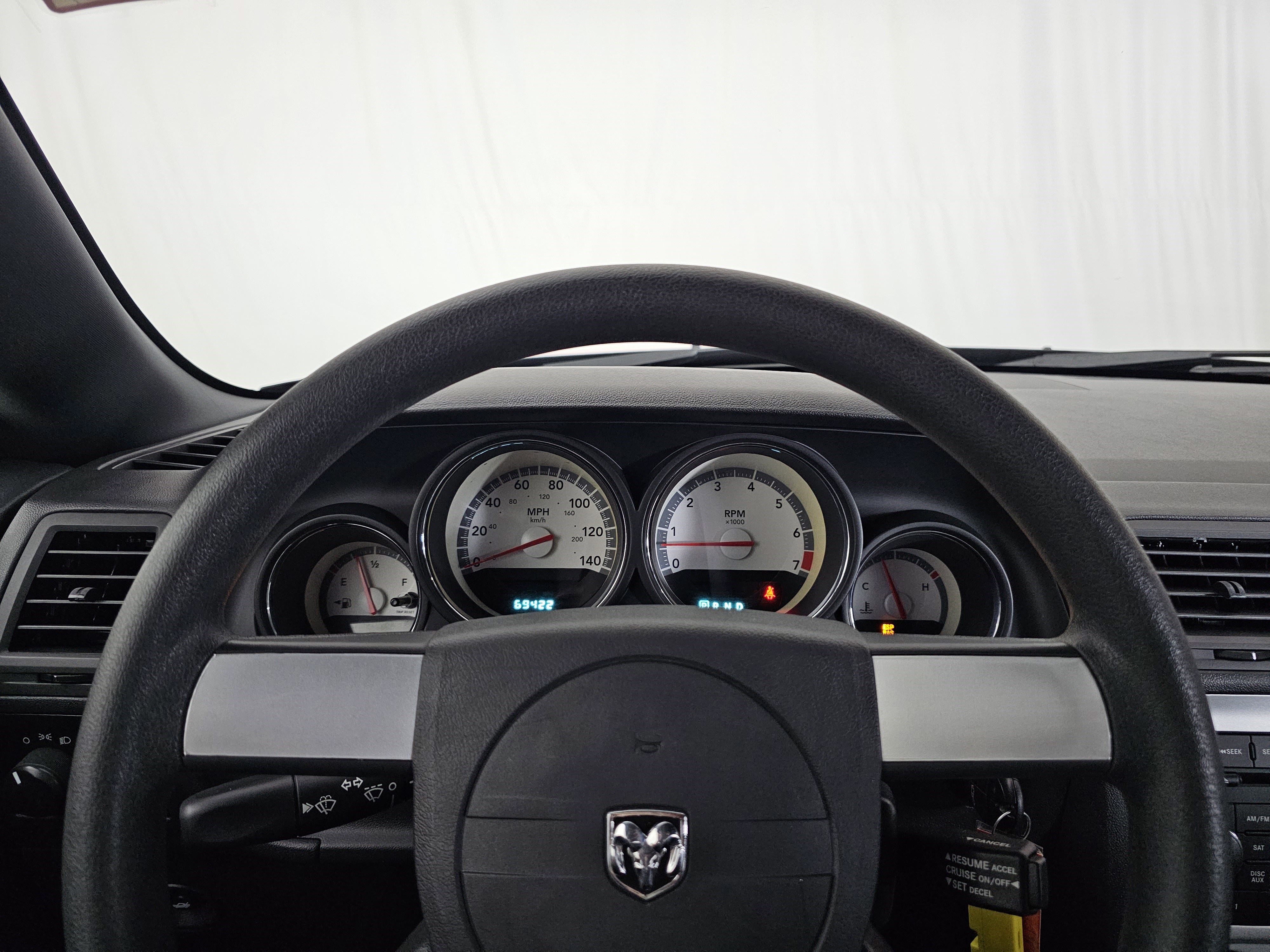 Used 2010 Dodge Challenger SE image 31