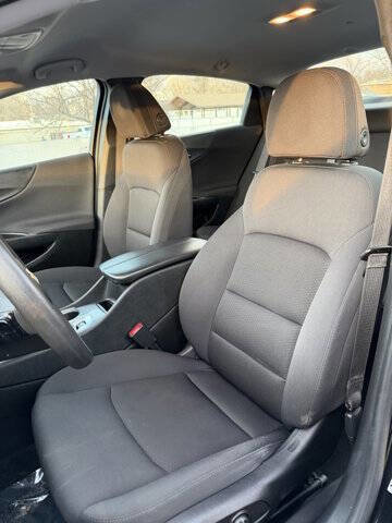 Used 2023 Chevrolet Malibu LT image 3