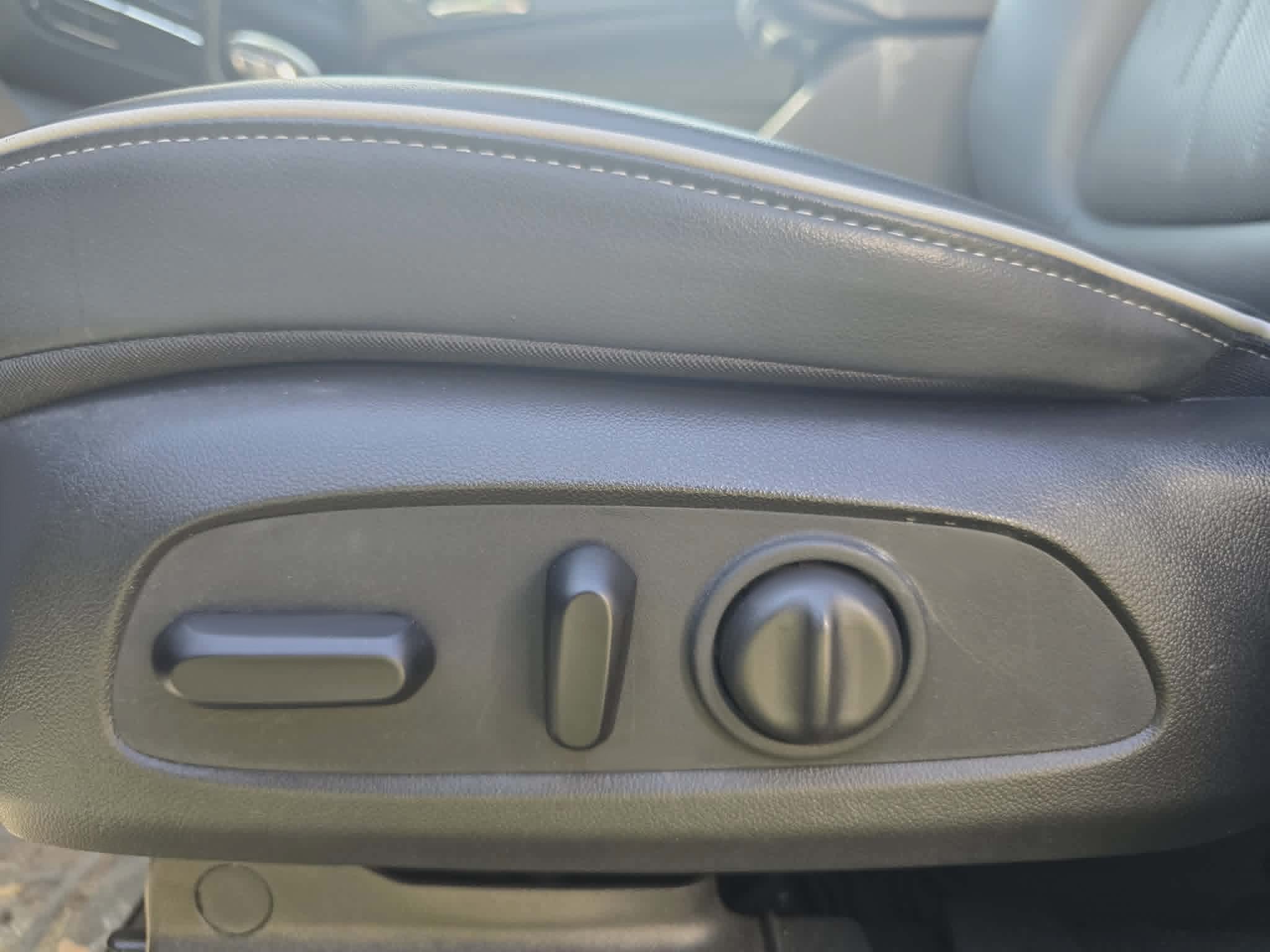 Used 2024 Buick Encore GX Avenir w/ Avenir Convenience Package AWD/4WD image 11