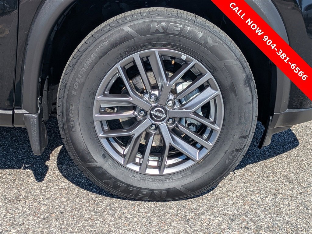 Used 2023 Nissan Rogue S image 10