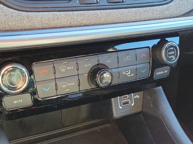 Used 2024 Jeep Compass Latitude w/ Convenience Group image 30