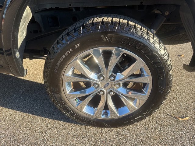 Used 2017 Ford F150 Lariat image 31