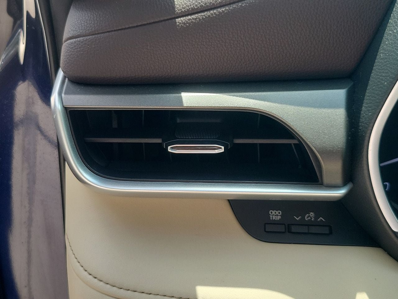 Used 2021 Toyota Highlander XLE FWD image 33