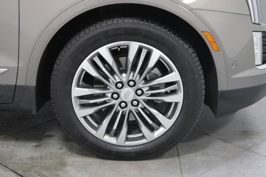 Used 2018 Cadillac XT5 Premium Luxury w/ Driver Assist Package image 12