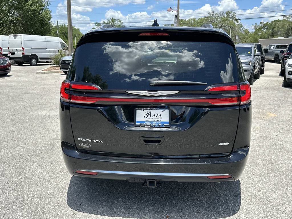Certified 2024 Chrysler Pacifica Pinnacle w/ Trailer Tow Group AWD/4WD image 6