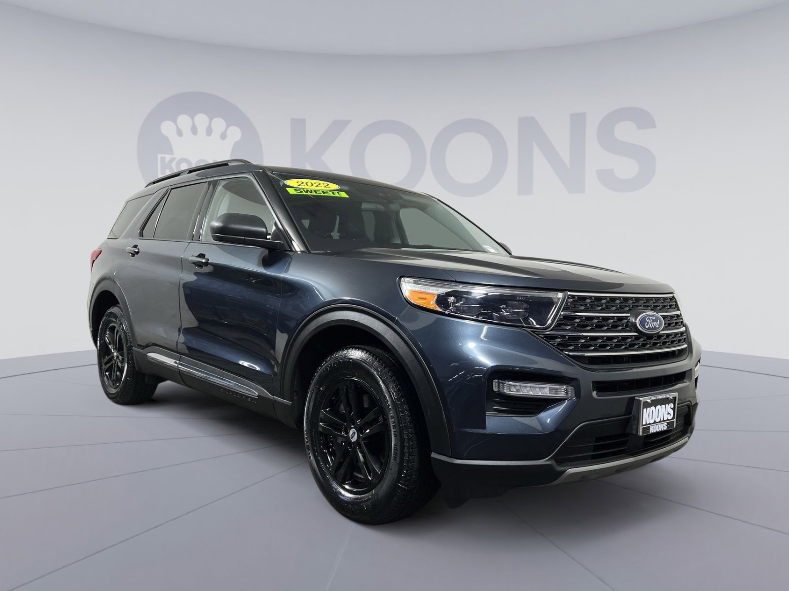 Used 2022 Ford Explorer XLT w/ Equipment Group 202A image 10