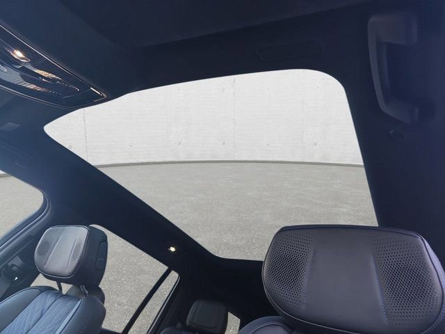 Used 2026 Cadillac Escalade IQL Sport 1 w/ LPO, ONYX Package AWD/4WD image 32