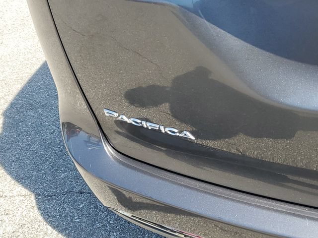 Used 2022 Chrysler Pacifica Touring-L FWD image 7