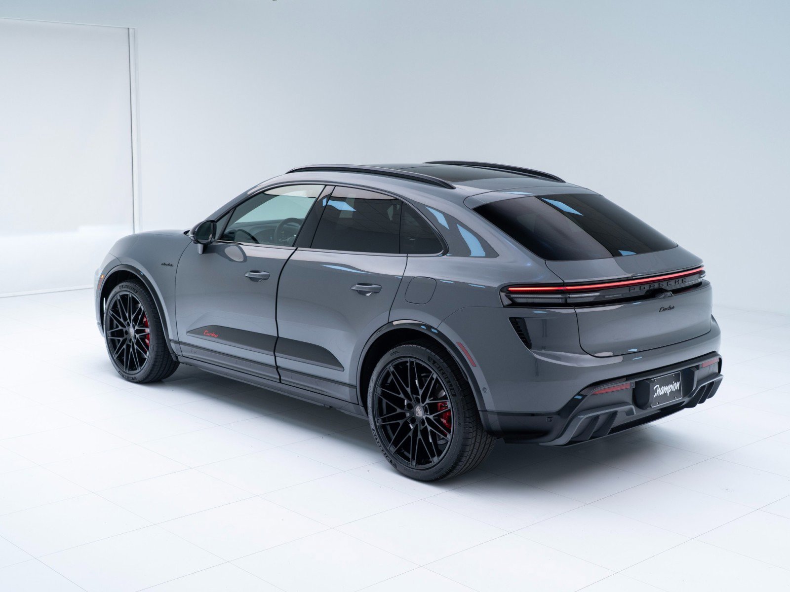 New 2026 Porsche Macan Turbo Electric AWD/4WD image 3