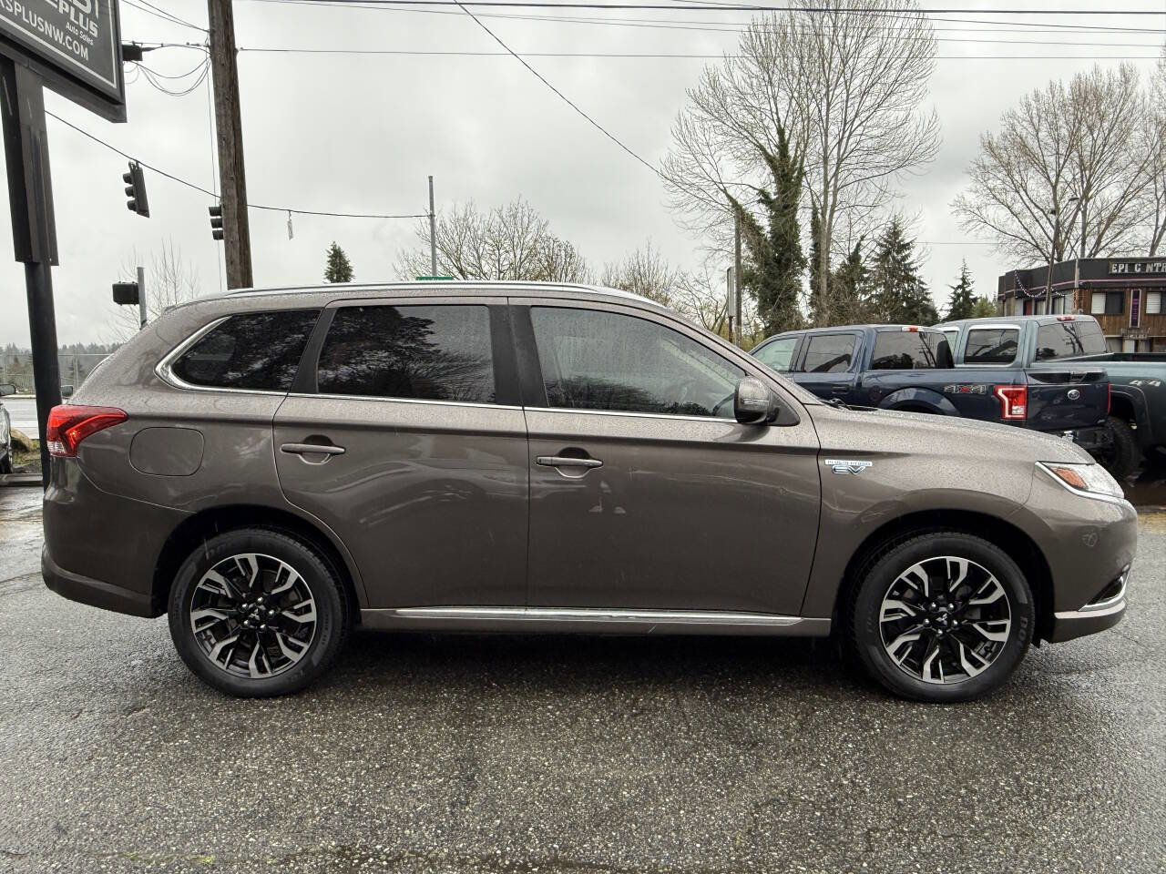 Used 2018 Mitsubishi Outlander SEL image 9