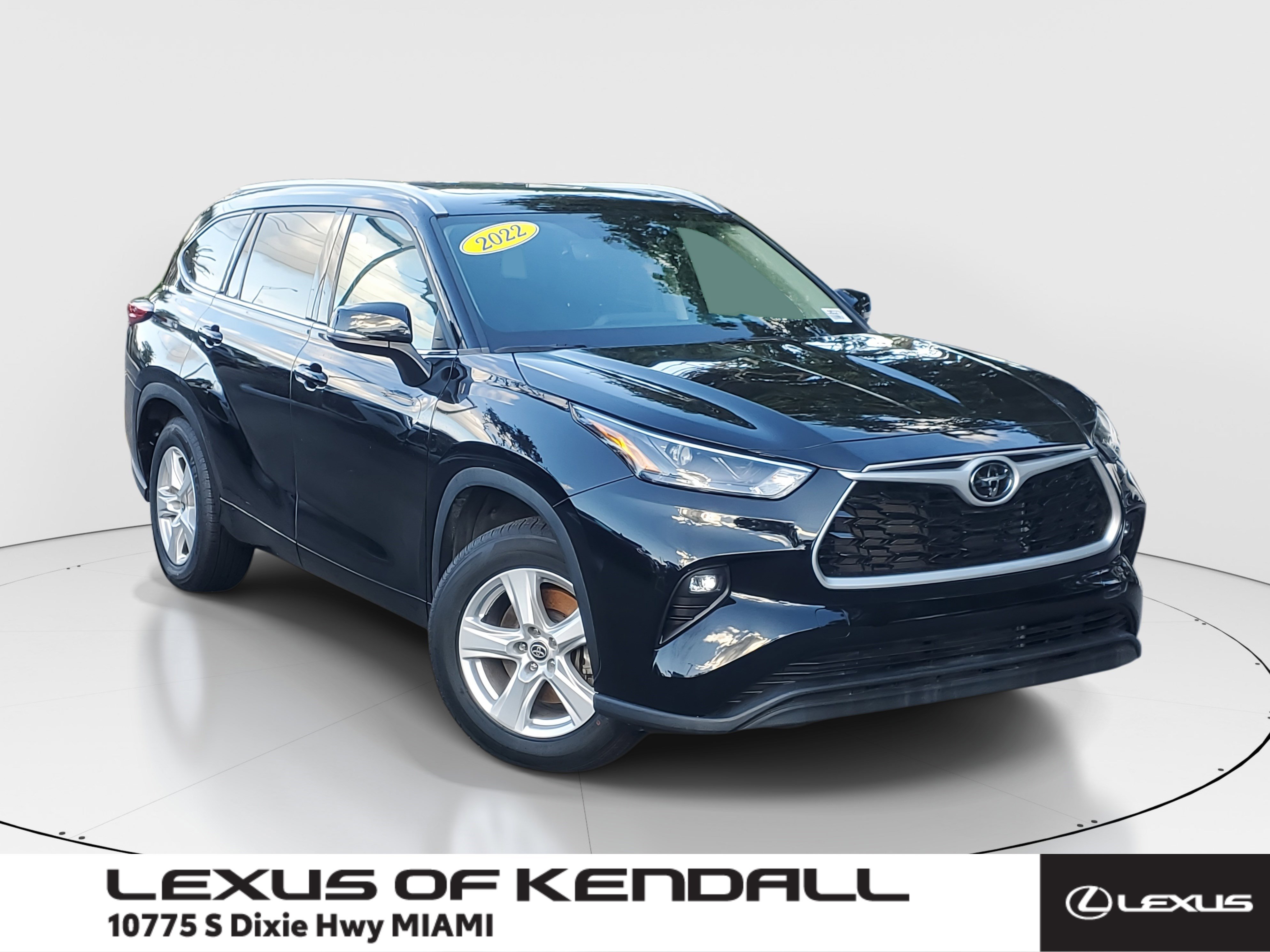 Used 2022 Toyota Highlander XLE image 1