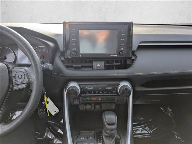 Used 2021 Toyota RAV4 LE image 12