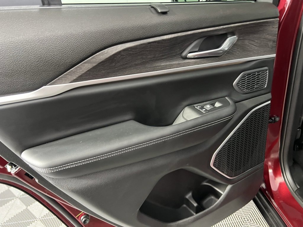 Certified 2024 Jeep Grand Cherokee Limited w/ Luxury Tech Group II image 28