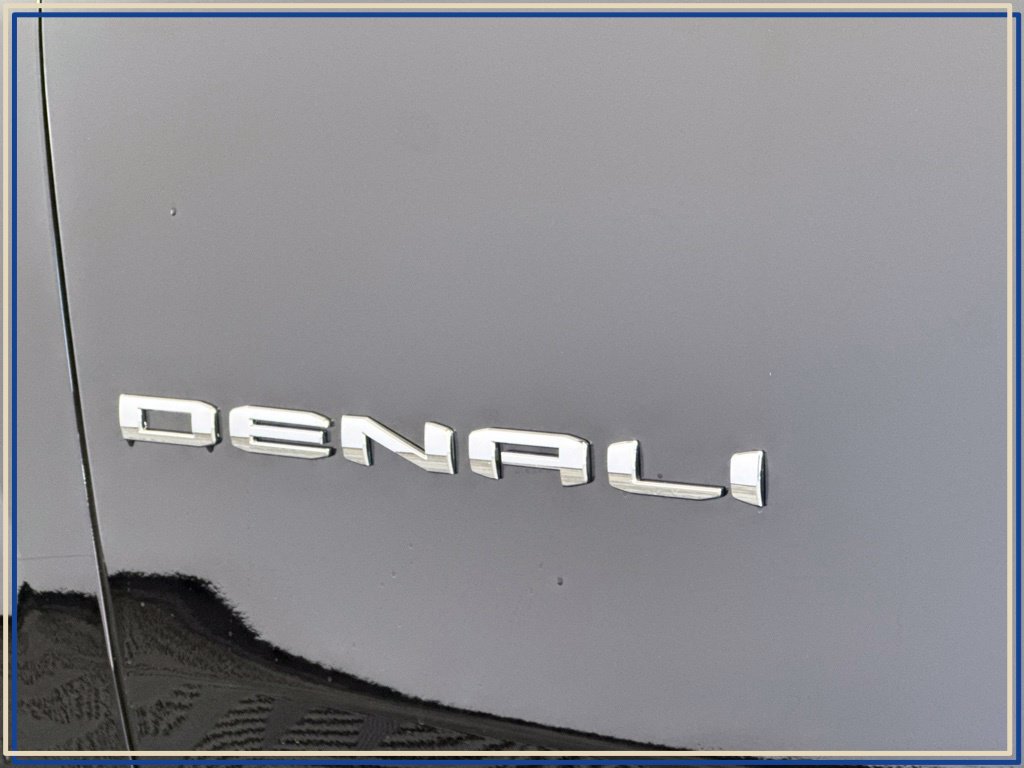 New 2026 GMC Yukon XL Denali w/ Denali Reserve Package AWD/4WD image 11
