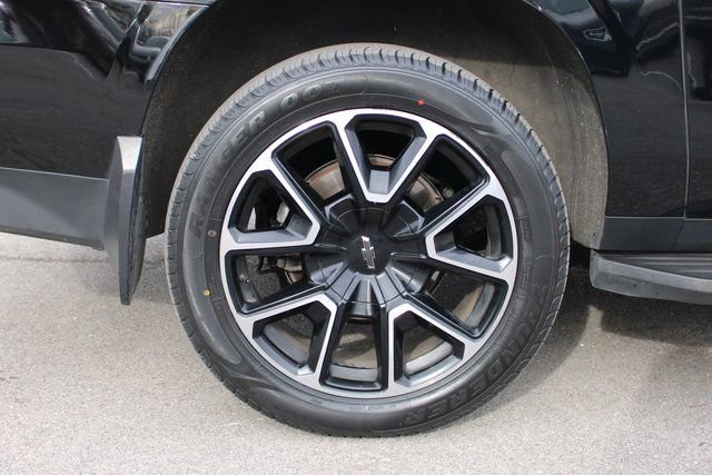 Used 2024 Chevrolet Suburban RST w/ Luxury Package AWD/4WD image 37