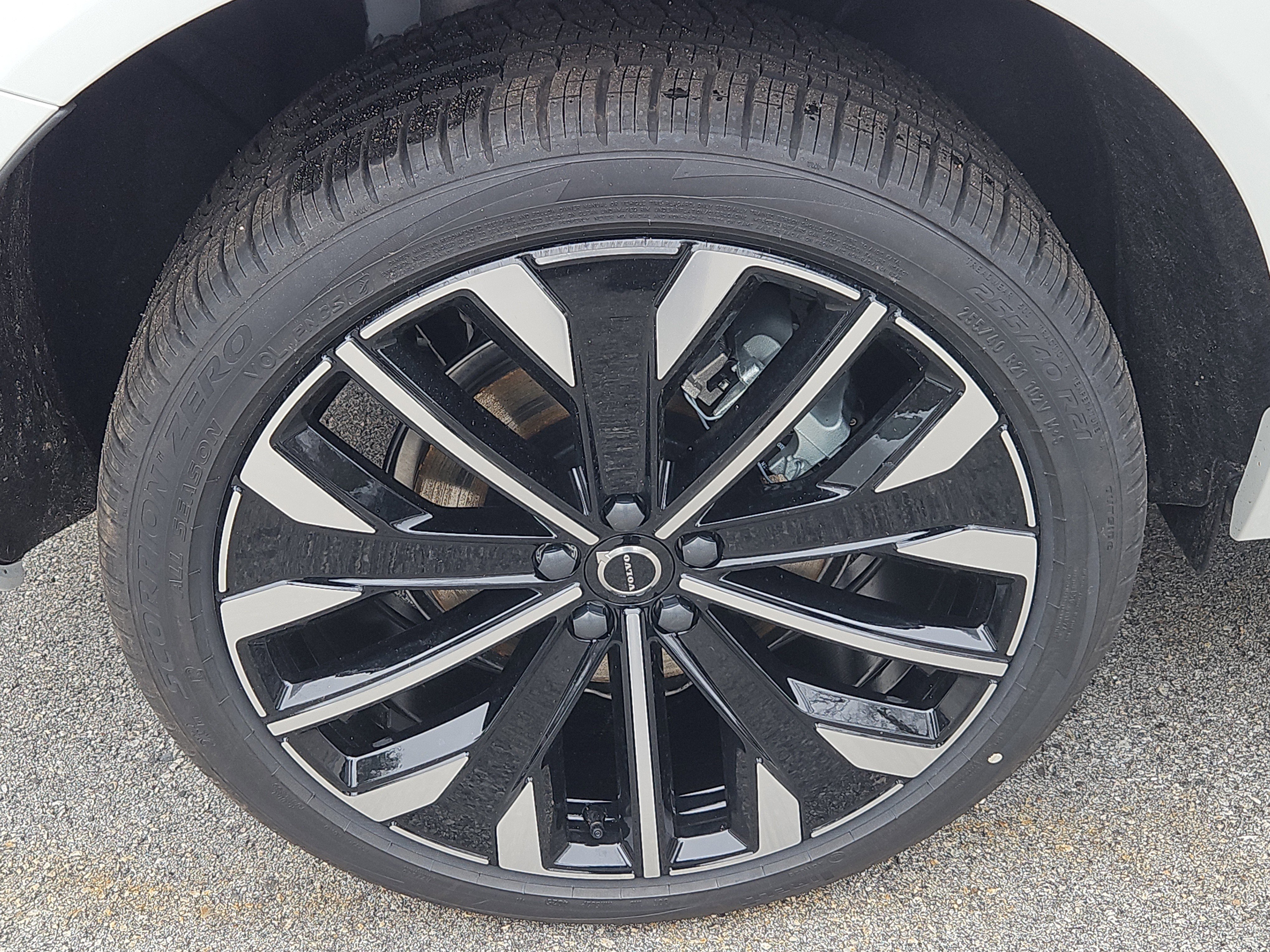 New 2026 Volvo XC60 T8 Ultra w/ Protection Package Premier image 20