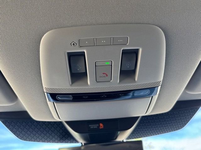 New 2025 Nissan Ariya Platinum image 19