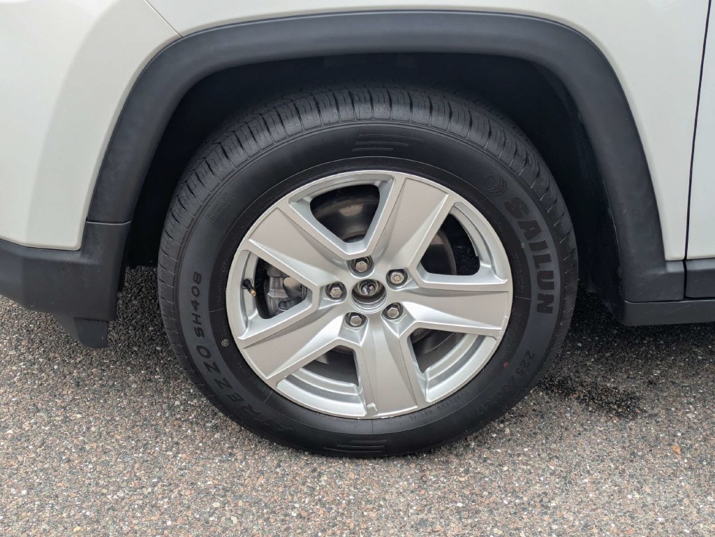 Used 2022 Jeep Compass Latitude FWD image 26