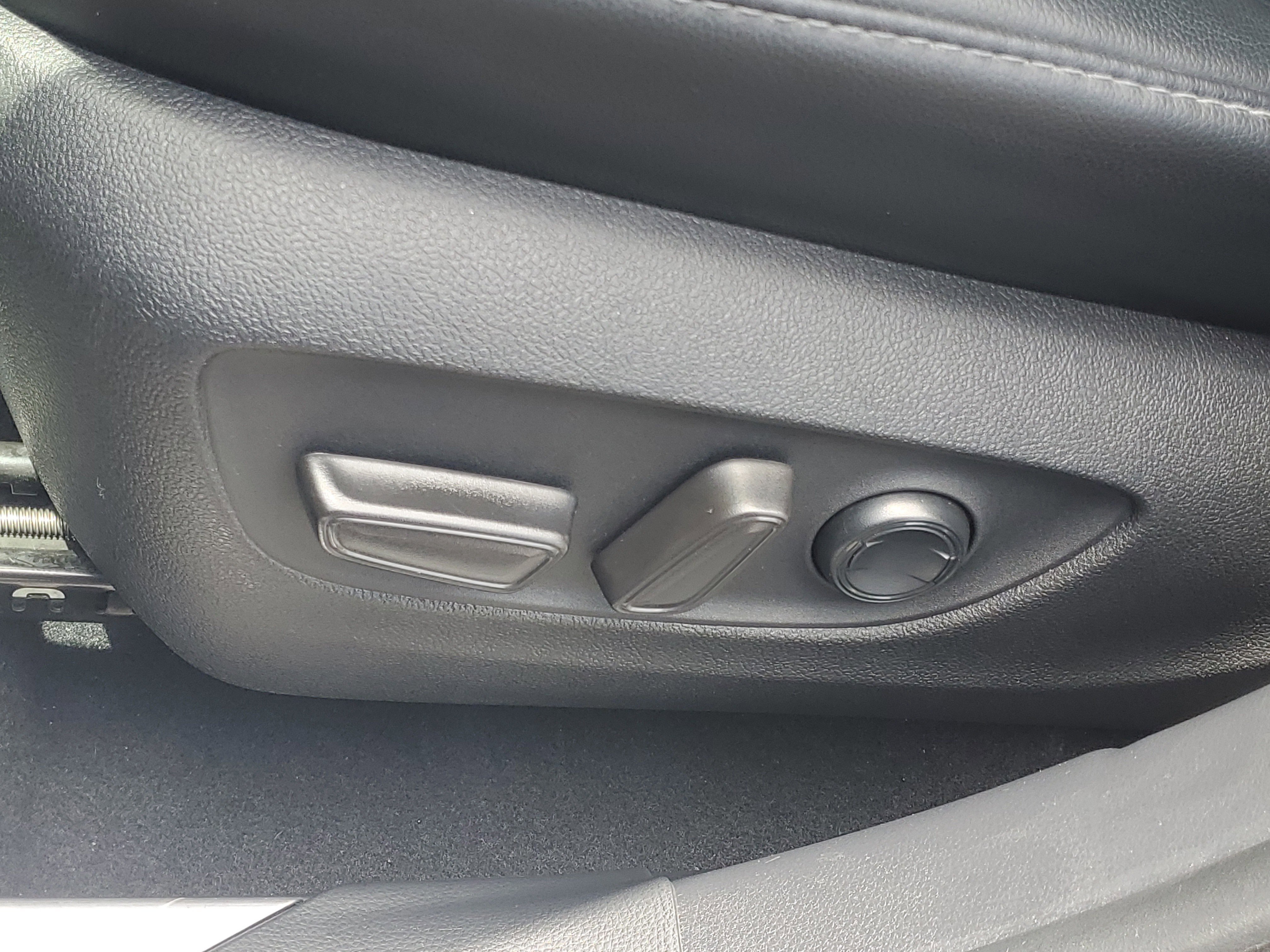 Certified 2021 Toyota Highlander Platinum FWD image 20