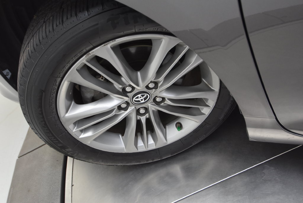 Used 2017 Toyota Camry SE FWD image 34