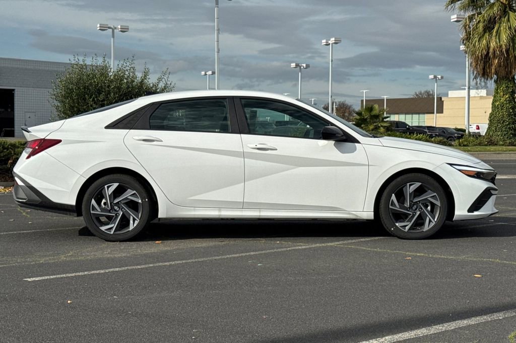 New 2025 Hyundai Elantra Sport image 3