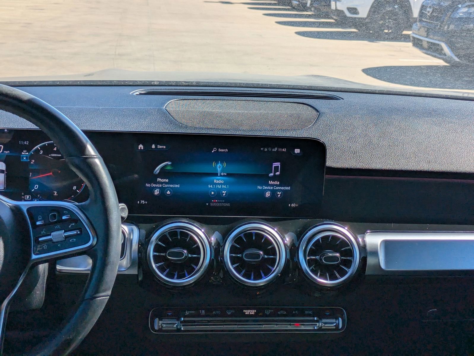 Used 2023 Mercedes-Benz GLB 250 4MATIC image 16