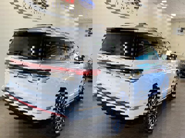 Certified 2022 Lincoln Navigator Black Label image 7