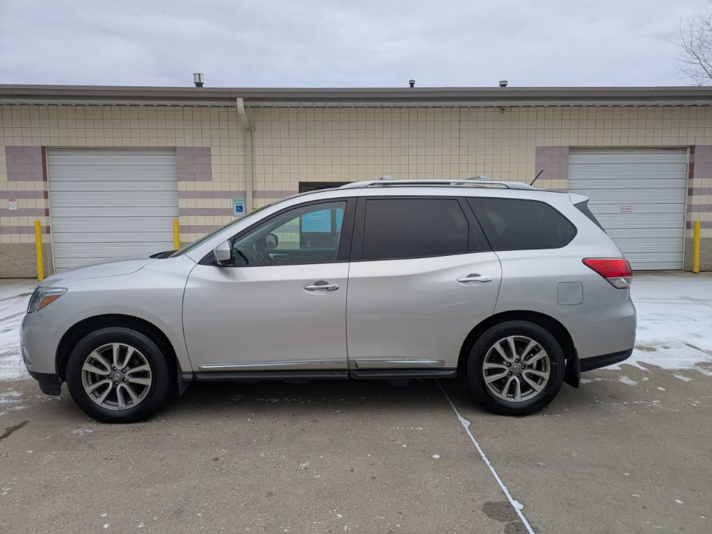 Used 2016 Nissan Pathfinder SL w/ SL Tech Package image 8