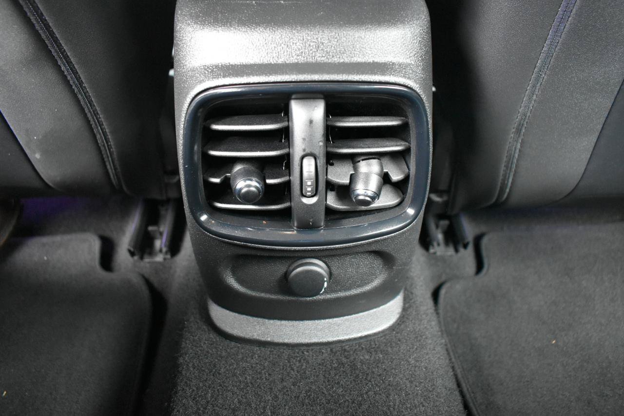 Used 2016 MINI Cooper Clubman FWD image 39
